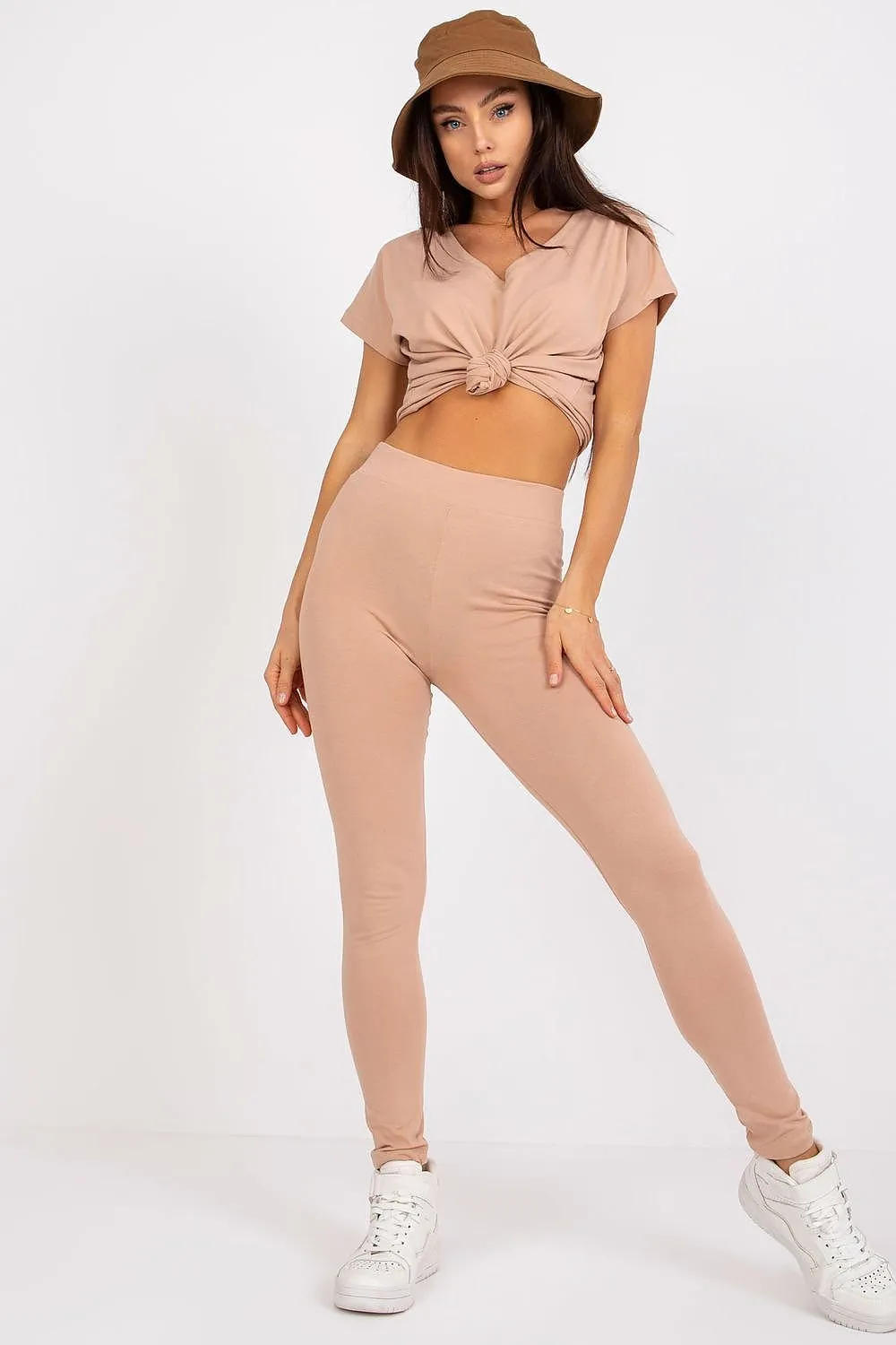 Smooth material leggings